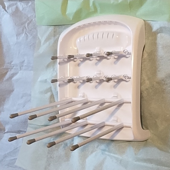 White and Gray Drying Rack - Picture 2 of 8